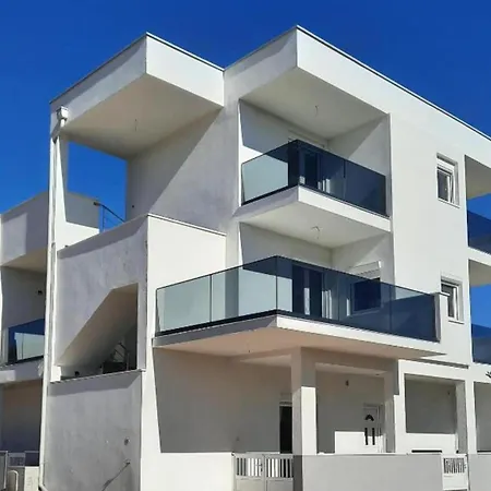 One Bedroom Apartman Vir